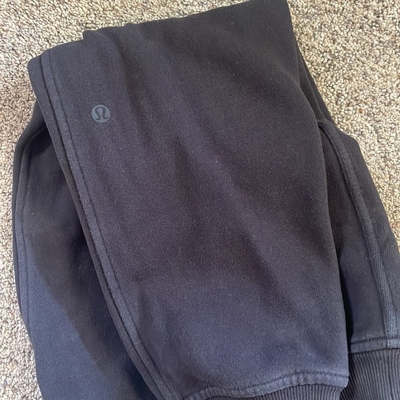 Lululemon black scuba joggers size 2 - Picture 4 of 6